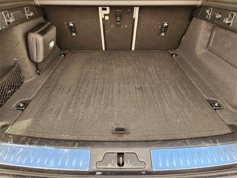 Used 2025 Land Rover Range Rover Velar Dynamic SE image 30