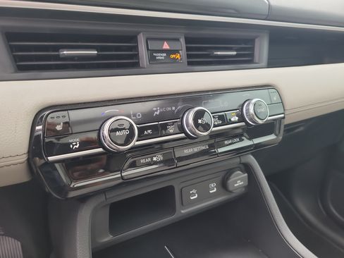 Used 2026 Honda Pilot Touring image 25