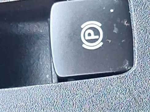 Certified 2022 Chevrolet Traverse LT image 50