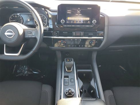 Certified 2025 Nissan Pathfinder SV image 21