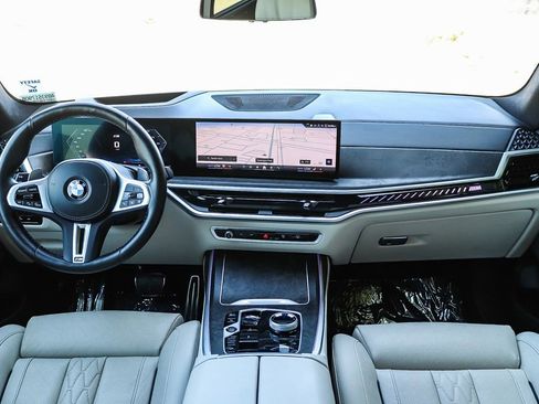 Certified 2025 BMW X7 M60i AWD/4WD image 15