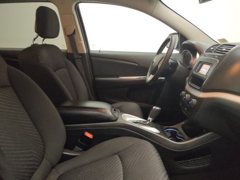Used 2017 Dodge Journey SE w/ Flexible Seating Group FWD image 21