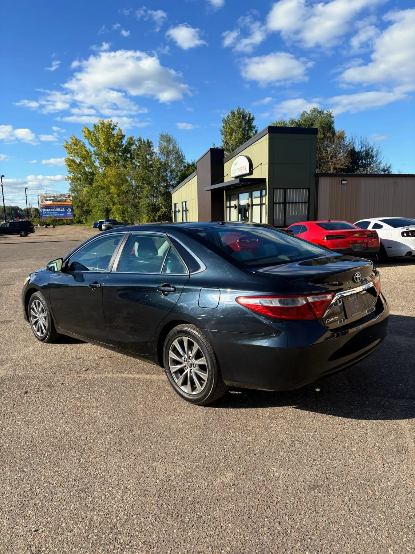 Used 2015 Toyota Camry XLE FWD image 7
