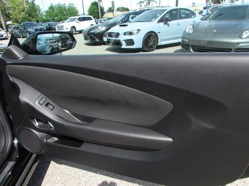 Used 2015 Chevrolet Camaro SS RWD image 26