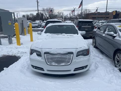 Used 2014 Chrysler 300 S image 2