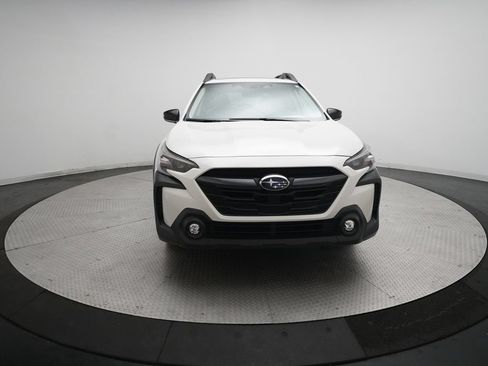 Used 2025 Subaru Outback Premium AWD/4WD image 11