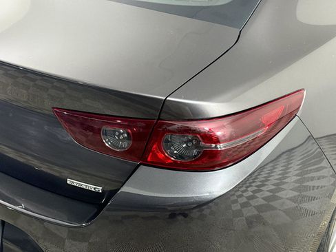 Used 2021 MAZDA MAZDA3 s image 34