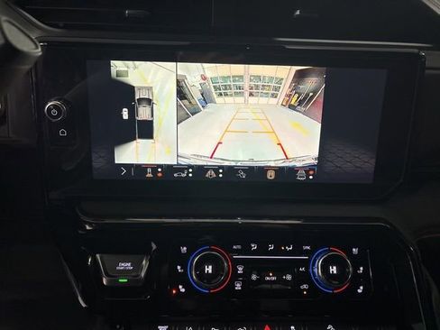 Used 2024 GMC Sierra 2500 AT4 w/ AT4 Premium Plus Package image 23