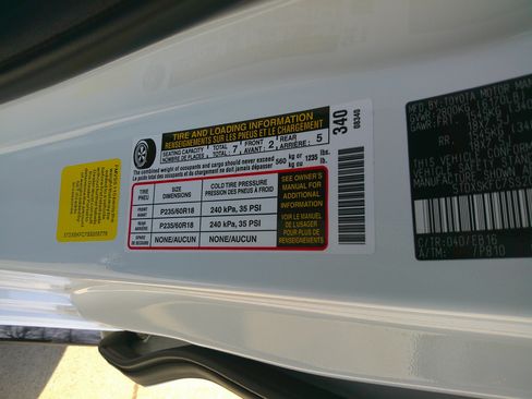 Used 2025 Toyota Sienna XSE image 37