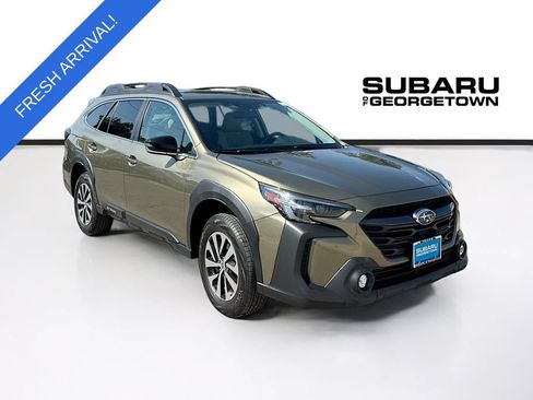 Certified 2025 Subaru Outback Premium AWD/4WD image 1
