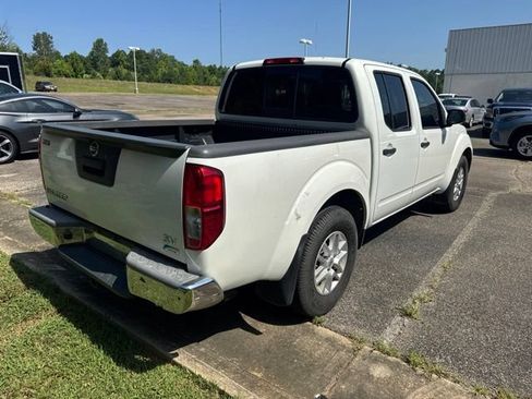 Used 2018 Nissan Frontier SV RWD image 5