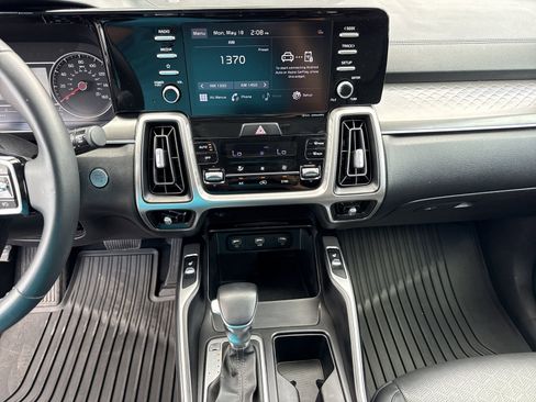 Used 2021 Kia Sorento S FWD image 31