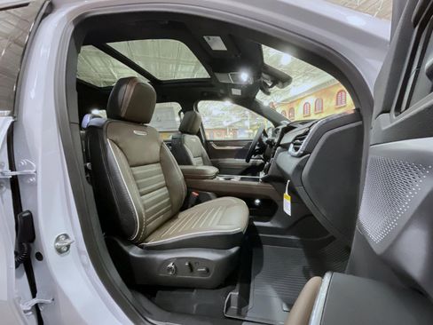 New 2026 GMC Acadia Denali Ultimate w/ LPO, Floor Liner Package image 15