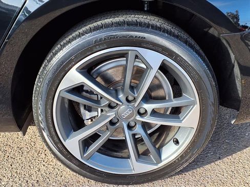 Used 2019 Audi A4 2.0T Premium image 9