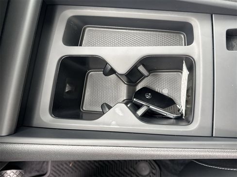 New 2026 Volkswagen Tiguan SE image 36