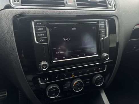 Used 2016 Volkswagen Jetta GLI SEL image 13