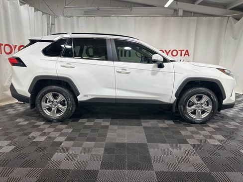 Used 2025 Toyota RAV4 XLE image 7
