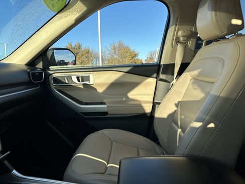 Certified 2023 Ford Explorer XLT w/ Equipment Group 202A image 23
