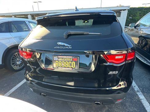 Used 2018 Jaguar F-PACE R-Sport image 6