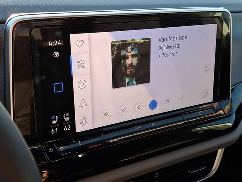 Used 2024 Volkswagen Atlas Peak Edition SEL image 16