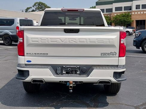 Used 2021 Chevrolet Silverado 1500 High Country w/ Z71 Off-Road Package AWD/4WD image 5