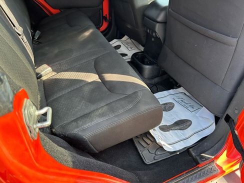 Used 2015 Jeep Wrangler Unlimited Sport w/ Quick Order Package 24S image 11