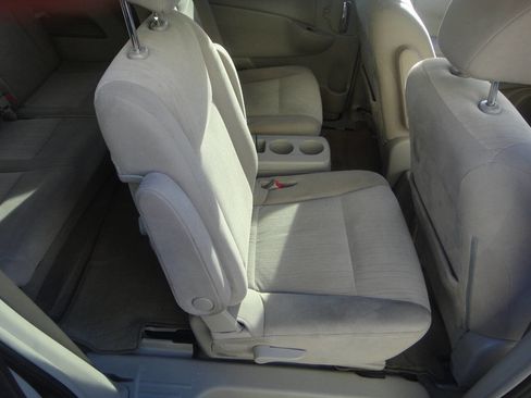 Used 2016 Nissan Quest SV image 12