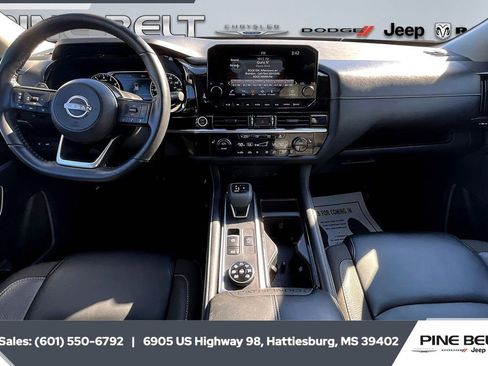 Used 2023 Nissan Pathfinder SL w/ Lighting Package (N92) image 13