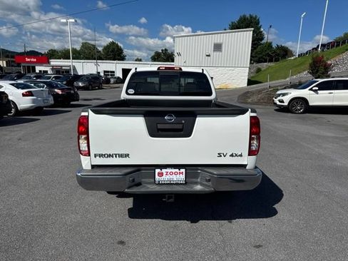 Used 2015 Nissan Frontier SV AWD/4WD image 7