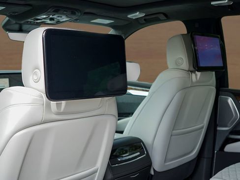 New 2026 Cadillac Escalade Platinum Sport w/ LPO, ONYX Package AWD/4WD image 19