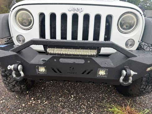 Used 2017 Jeep Wrangler Unlimited Sport AWD/4WD image 19