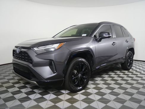 Used 2023 Toyota RAV4 XSE AWD/4WD image 7