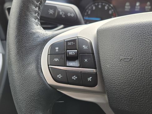 Used 2022 Ford Explorer XLT w/ Equipment Group 202A image 26