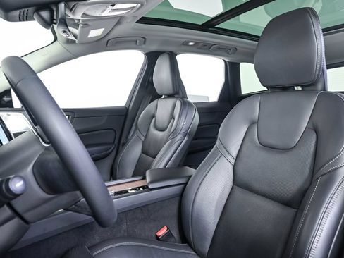 Used 2024 Volvo XC60 B5 Ultimate AWD/4WD image 7