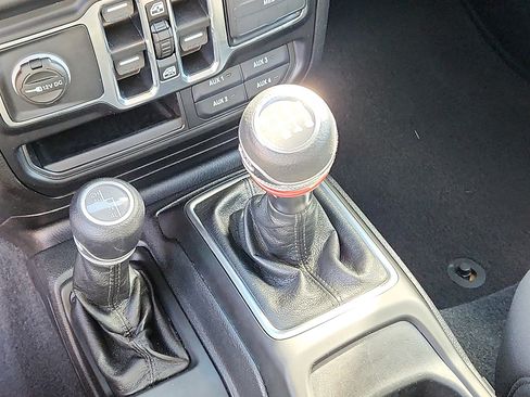 Certified 2021 Jeep Gladiator Sport image 14