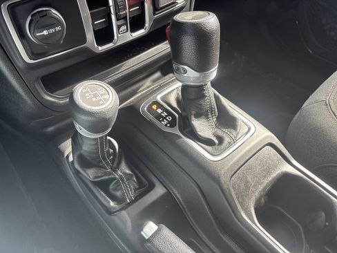 Used 2024 Jeep Wrangler Sport S w/ Convenience Group AWD/4WD image 23