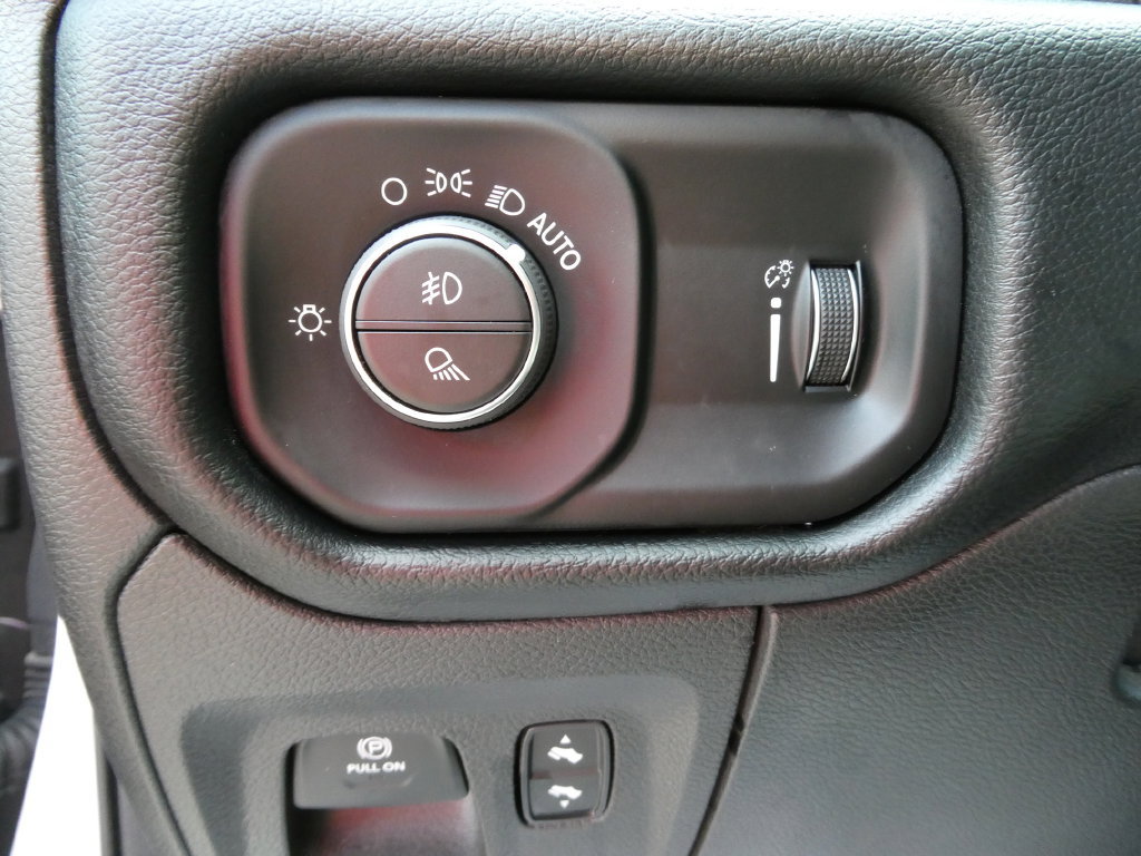 Used 2020 RAM 1500 Big Horn AWD/4WD image 24