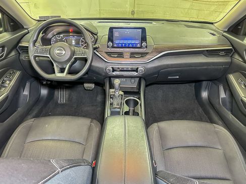 Used 2024 Nissan Altima 2.5 SV FWD image 28