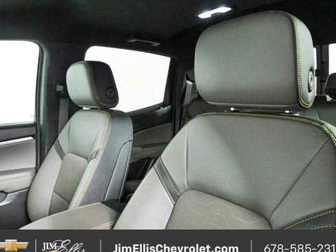 Used 2024 Chevrolet Colorado ZR2 w/ ZR2 Convenience Package III AWD/4WD image 5