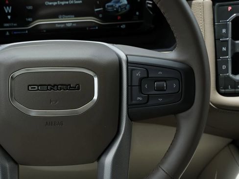 Used 2023 GMC Yukon XL Denali RWD image 11