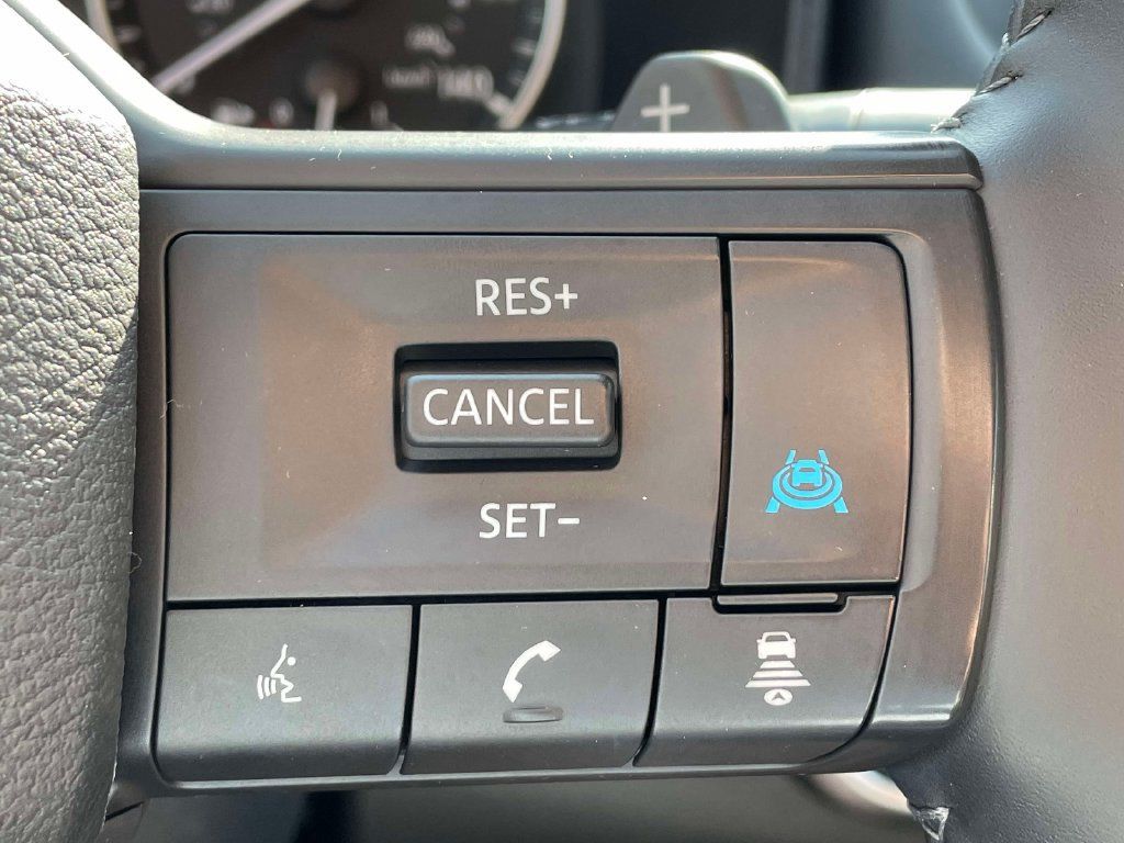 Used 2026 Nissan Rogue SV AWD/4WD image 32