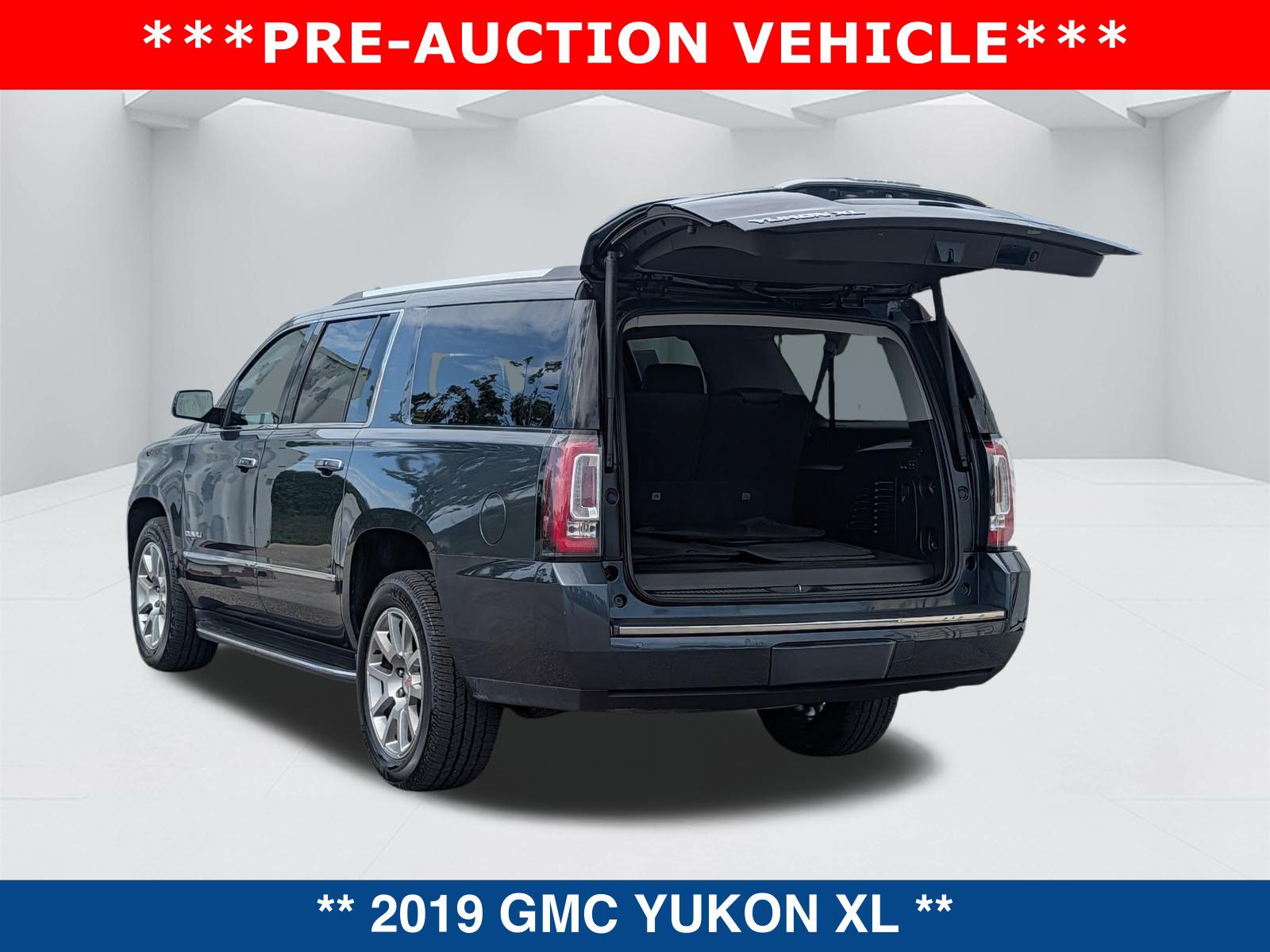 Used 2019 GMC Yukon XL Denali AWD/4WD image 14