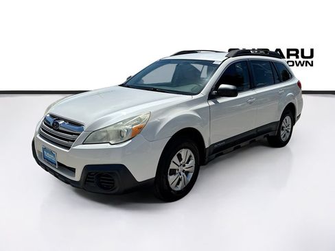 Used 2013 Subaru Outback 2.5i AWD/4WD image 3