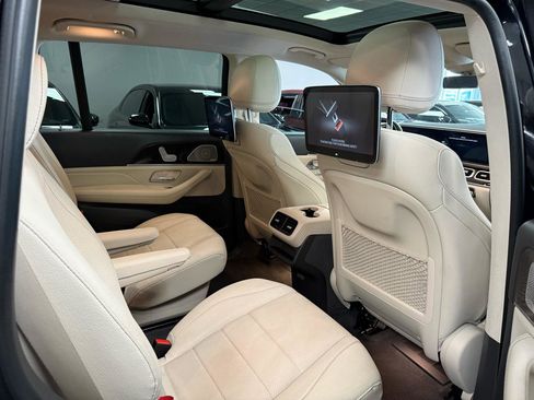 Used 2020 Mercedes-Benz GLS 450 4MATIC image 24