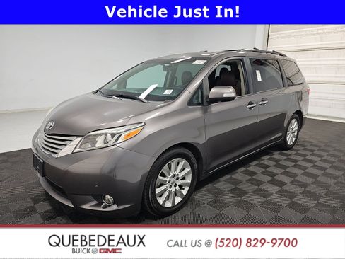 Used 2016 Toyota Sienna Limited image 1