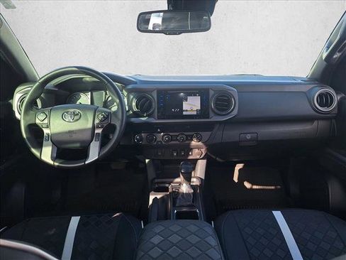 Used 2019 Toyota Tacoma TRD Sport image 16