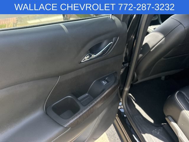Used 2023 GMC Acadia Denali w/ Black Diamond Edition AWD/4WD image 11