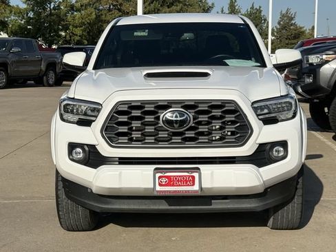 Used 2023 Toyota Tacoma TRD Sport w/ Technology Package RWD image 7