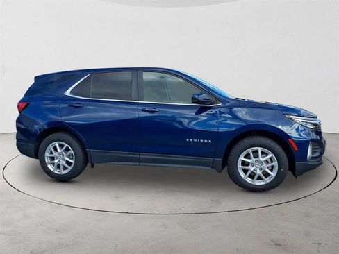 Used 2022 Chevrolet Equinox LT image 4
