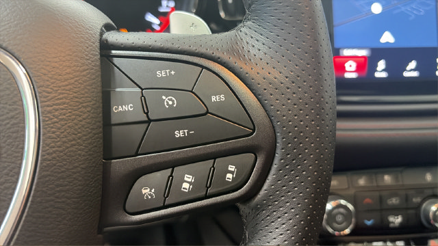 Used 2025 Dodge Durango GT AWD/4WD image 31
